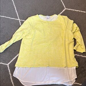 Liz Claiborne Greenish Yellow and White 3/4 sleeve sweater